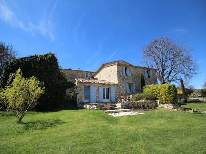 Gîte pour 4 personnes, avec Terrasse ainsi que Jardin et Vue