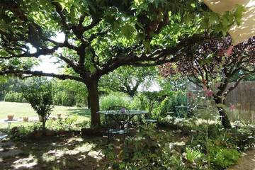 Gîte pour 2 personnes, avec jardin et terrasse à Bonnieux