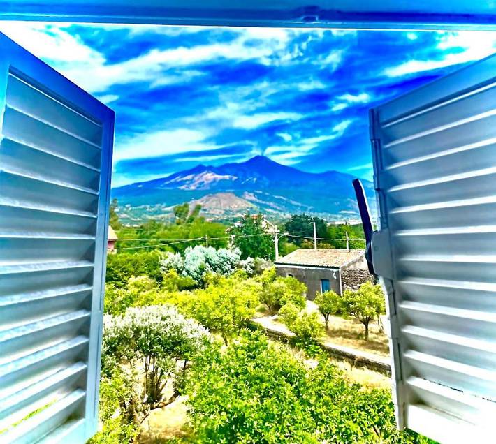 Appartamento per 2 persone, con Idromassaggio e Terrazza nonché Giardino e Piscina a Aci Sant'Antonio