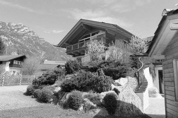 Hütte für 14 Personen, mit Balkon und Terrasse sowie Garten und Pool am Eibsee