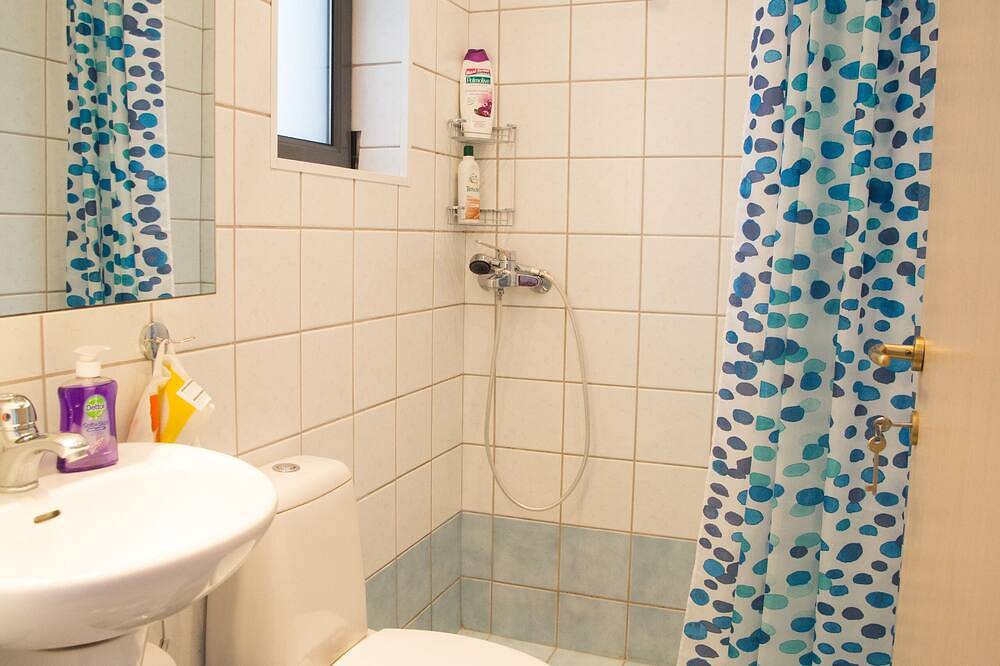 Porto-Floßansicht durch Akroploron für Geschäft oder Feiertage. in Porto Rafti, Markopoulo-Mesogaia