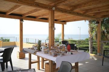 Chambre d’hôte pour 2 personnes, avec bassin pour enfant et jardin, adapté aux familles à Avola