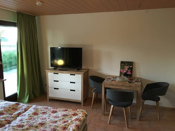 Ferienwohnung für 2 Personen, mit Terrasse in Warwerort - 2