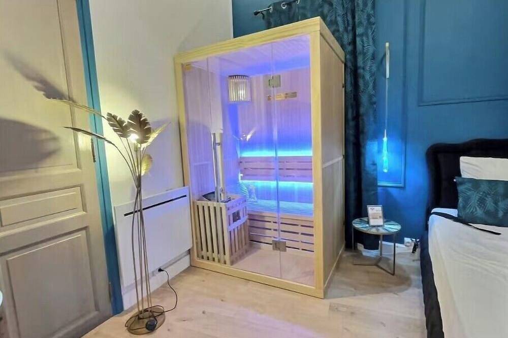 Appartement entier, Suite bien être - jacuzzi et sauna / love room Spa in Arpajon, Essonne