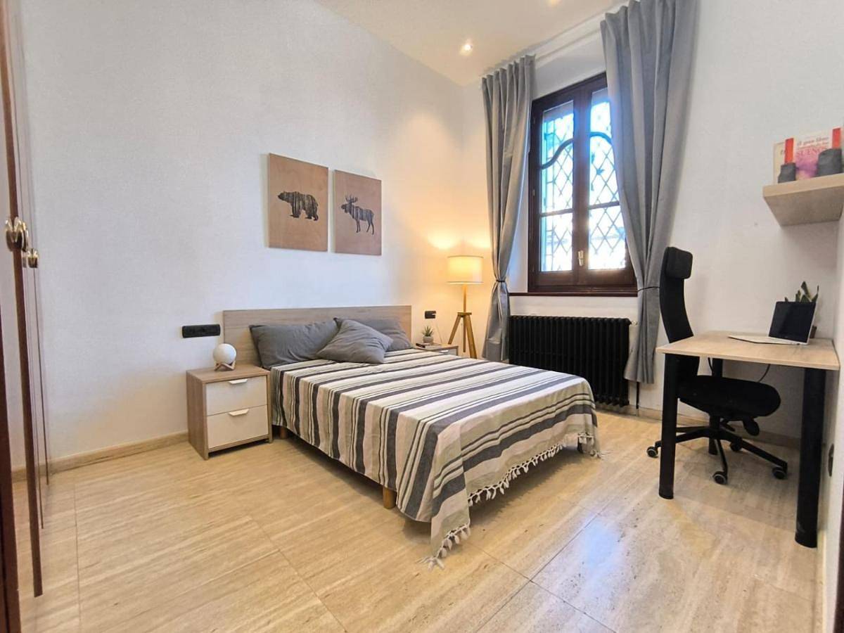 Privete room in coliving and coworking in La Salut, Barcelona