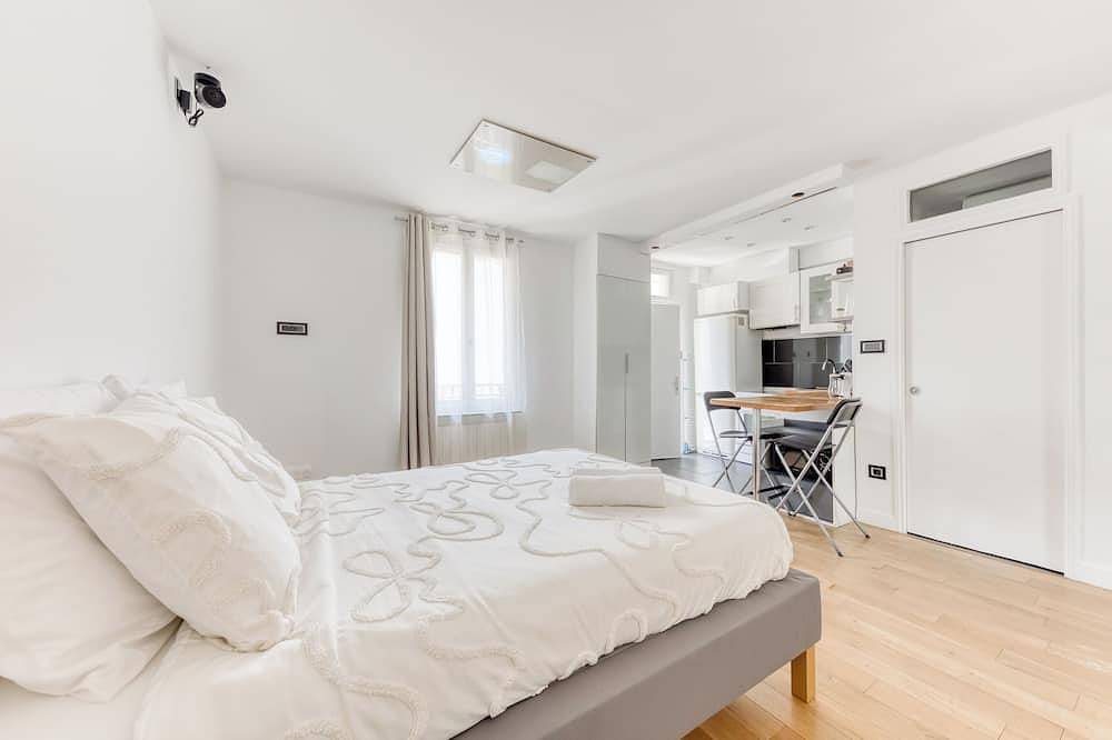 Appartement entier, Studio cosy Vidéoprojecteur et proche Paris in Clichy, Hauts-de-Seine
