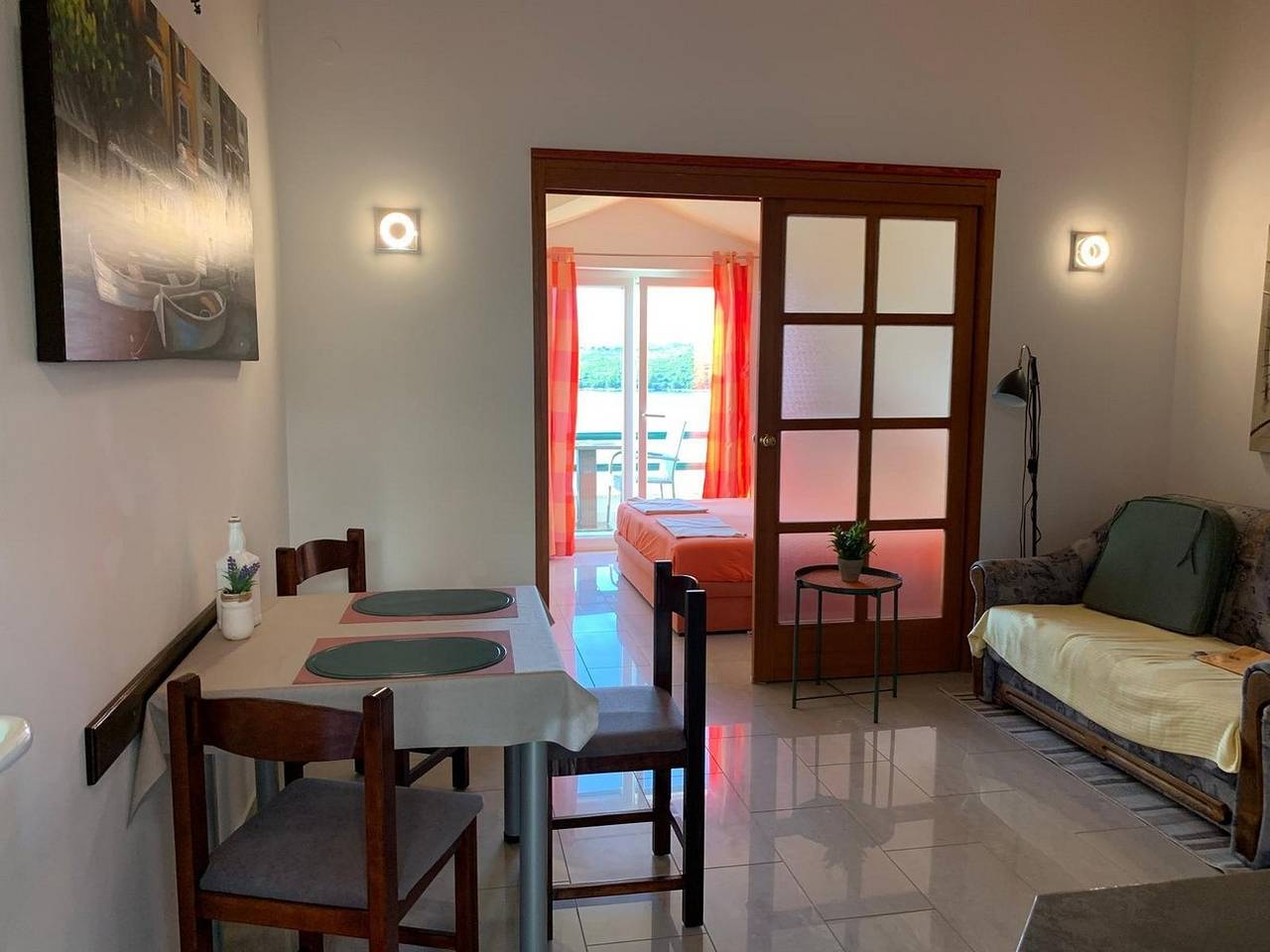Ganze Wohnung, 1-Zimmer-Ferienwohnung am Strand Sparadici, Sibenik A-23591-d in Grebastica, Šibenik-Knin