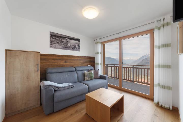 Entire apartment, Apartment 'Thymian' with Mountain View, Private Terrace and Wi-Fi in Verdins, Schenna