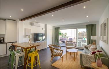 Holiday Apartment for 6 People in Santa Pola, Costa Blanca, Photo 1