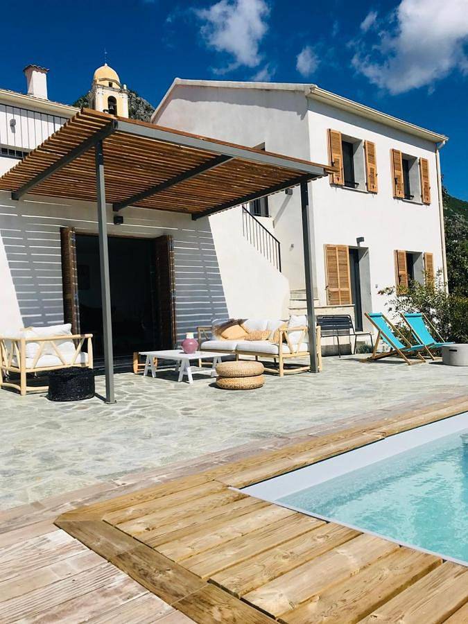 Location de vacances pour 8 personnes, avec vue ainsi que piscine et jardin à Santa-Maria-Poggio - 4