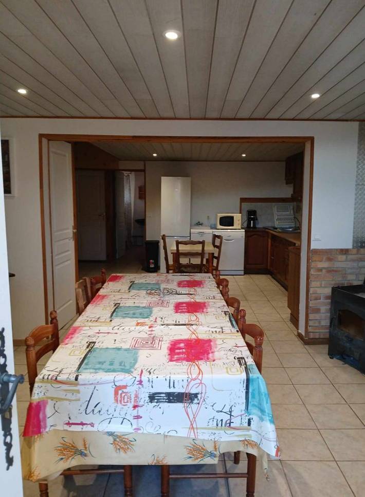 Gîte pour 8 personnes, avec terrasse à Saint-Privat-du-Dragon