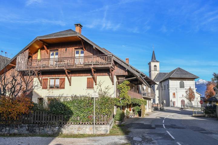 Gîte pour 7 personnes, avec balcon, adapté aux familles en Savoie