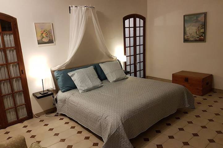 Location de vacances pour 4 personnes, avec Terrasse et Jardin à Domazan - 2