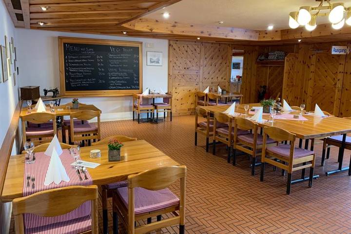 Hotel für 4 Personen, mit Terrasse und Sauna in der Schweiz