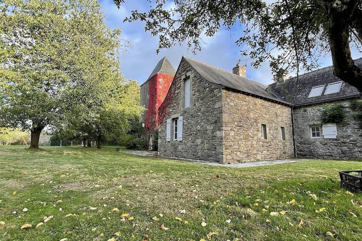 Manoir Du Vau D'Arz - Bed and Breakfast La Cathedrale in Malansac, Région de Vannes