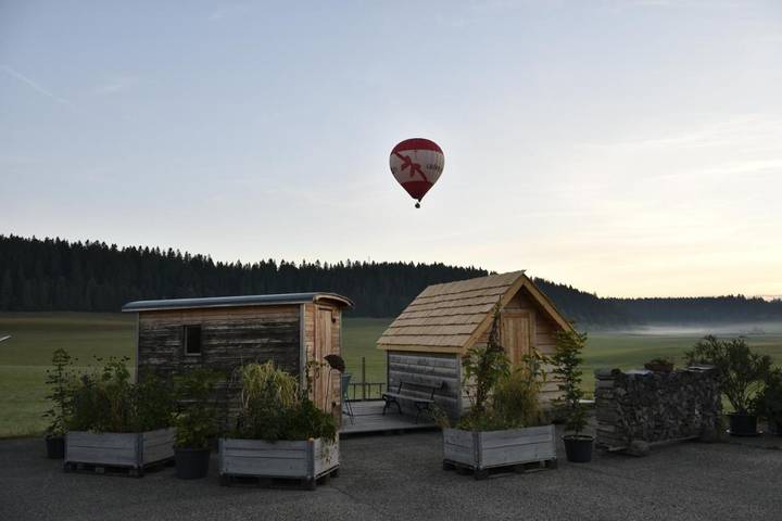 Tente pour 4 personnes, avec jardin et vue en Suisse - 2