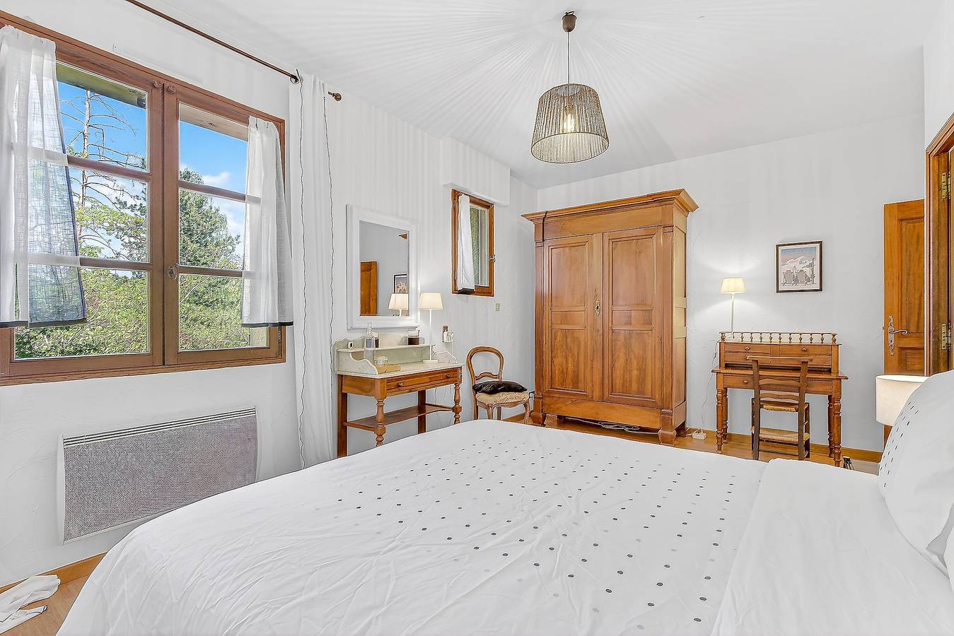 Guest Room – Chambre Blanche 28 m² – Mountain View & Private Pool in Gap, Gap region