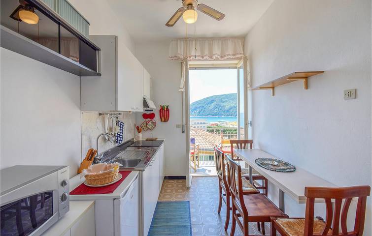 Apartamento vacacional entero, Apartamento con vistas al mar, terraza, wifi y aparcamiento in Spiaggia Moneglia, Moneglia