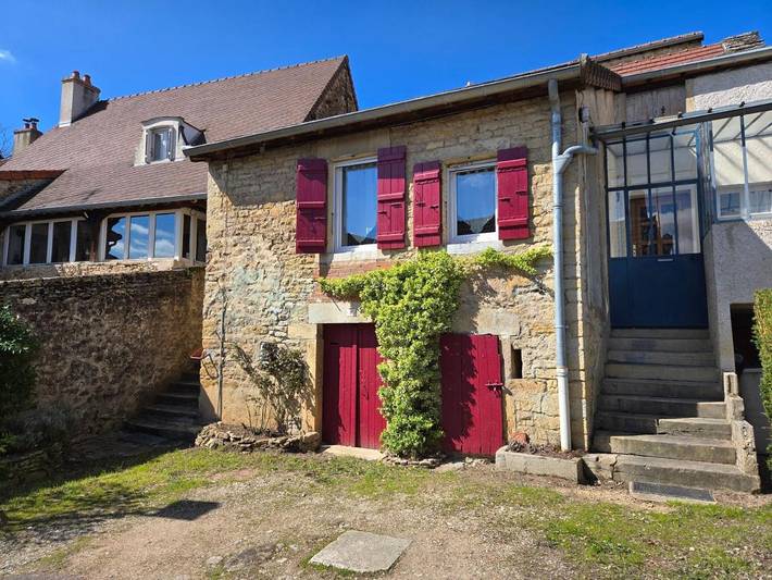 Location de vacances pour 5 personnes, avec vue ainsi que jardin et terrasse, animaux acceptés à Buxy - 2