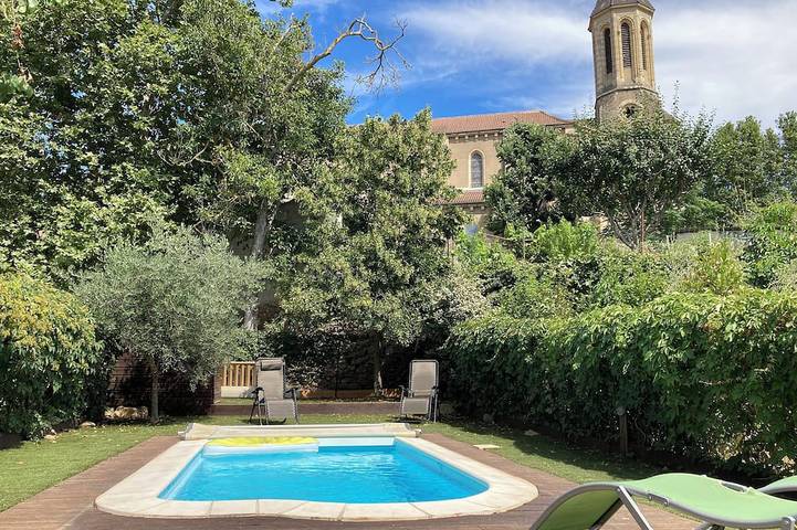 Location de vacances pour 8 personnes, avec jardin et terrasse, animaux acceptés à Collobrières