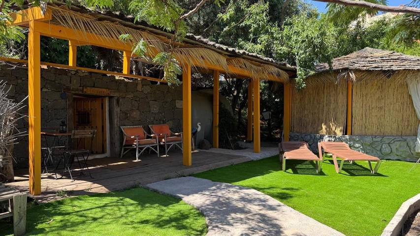 Albergue para 2 personas, con Balcón y Terraza además de Jacuzzi y Jardín en Valsequillo de Gran Canaria