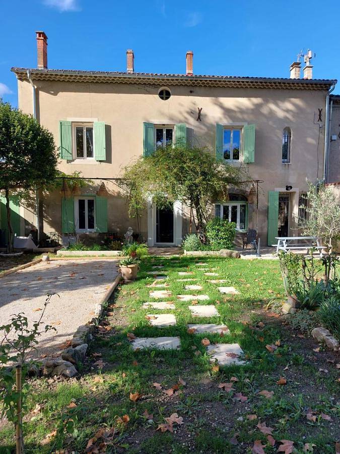 Location de vacances pour 8 personnes, avec jardin dans Office de Tourisme de Pernes les Fontaines - 2