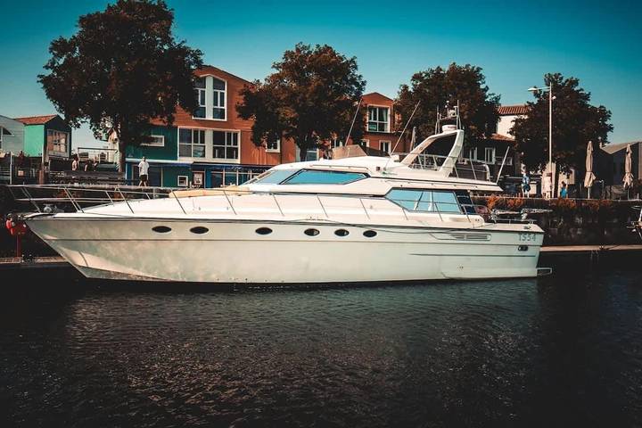 Bateau pour 8 personnes, avec vue sur le lac et terrasse dans Office De Tourisme De La Rochelle