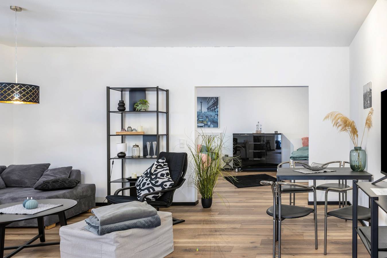 Ganze Wohnung, Apartment 'Ambiente 2' mit privater Terrasse und Wlan in Naumburg (Hessen), Hessisches Bergland