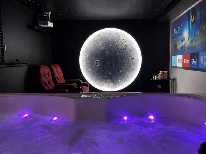 Location de vacances pour 2 personnes, avec Balcon et Jacuzzi dans Sainte-Verge