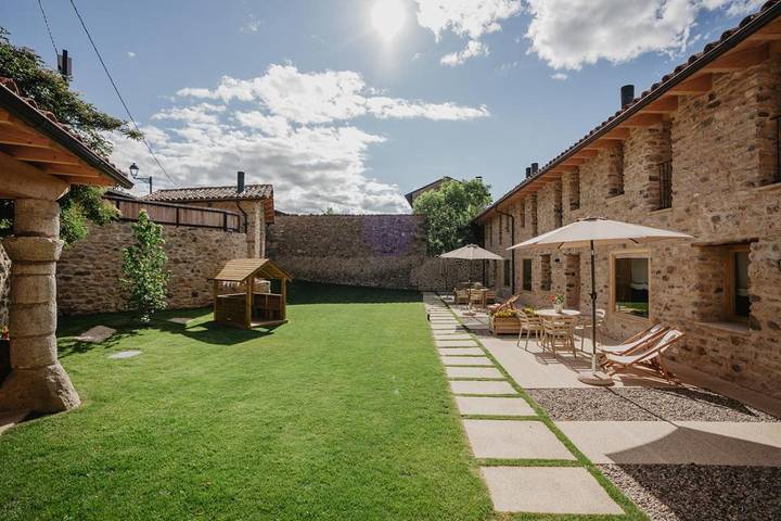 Casa rural para 4 personas, con Balcón y Terraza además de Jardín y Vistas en Bellver de Cerdaña - 2