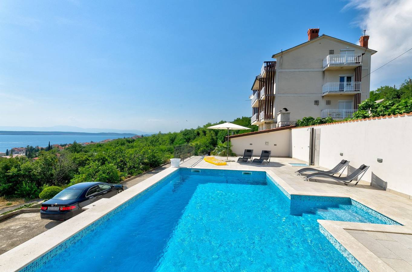 Ganze Wohnung, Traumhaftes Apartment nur 600 Meter zum Sandstrand mit Gym, Meerblick, Pool in Crikvenica, Primorje-Gorski Kotar