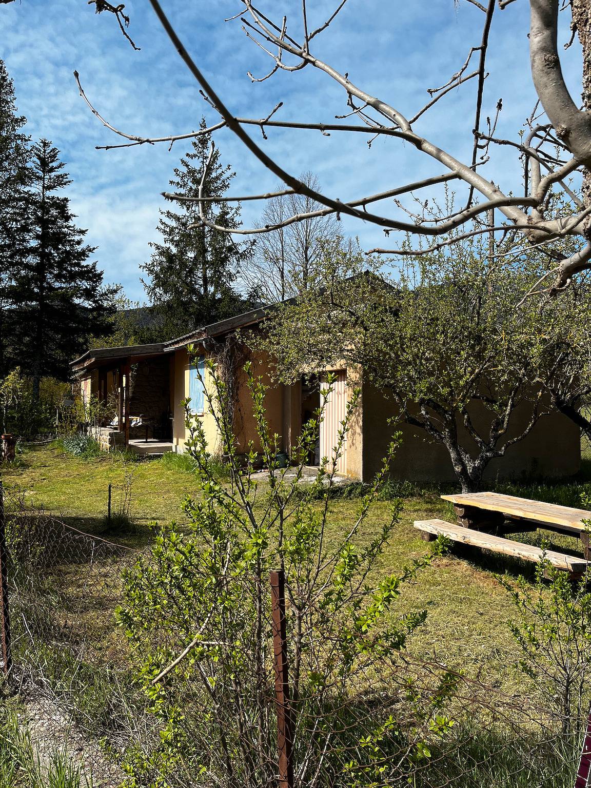 Maison de vacances 'Petit Chalet' avec vue sur montagne, terrasse privée et jardin privé in Thorame-Basse, Région Castellane