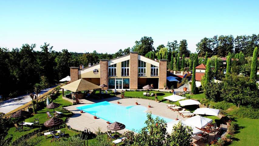 Agriturismo per 6 persone, con giardino e sauna nonché idromassaggio e piscina, con animali domestici a Fucecchio