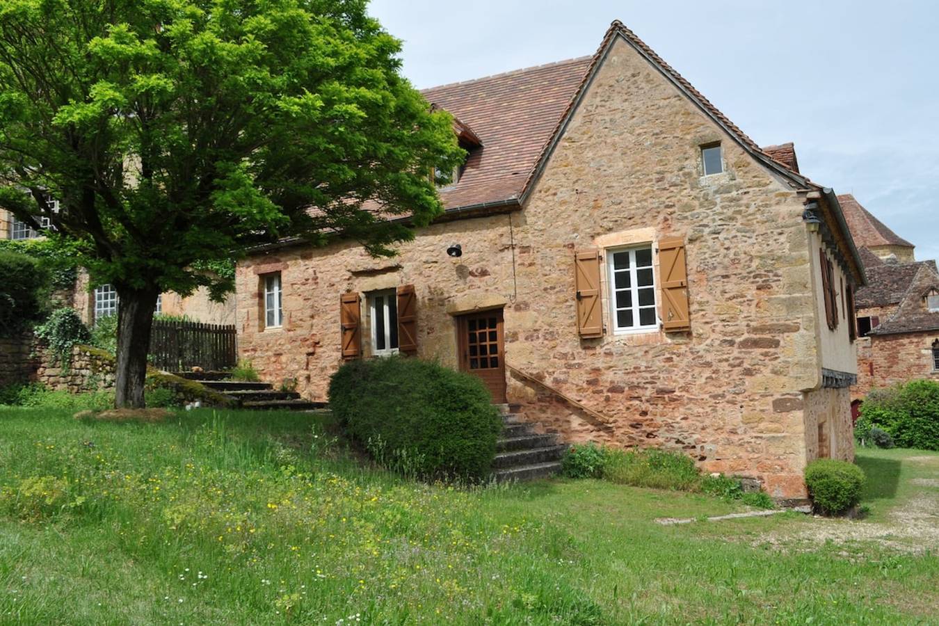 Nuitée au pied du Château de Castelnau in Prudhomat, Lot