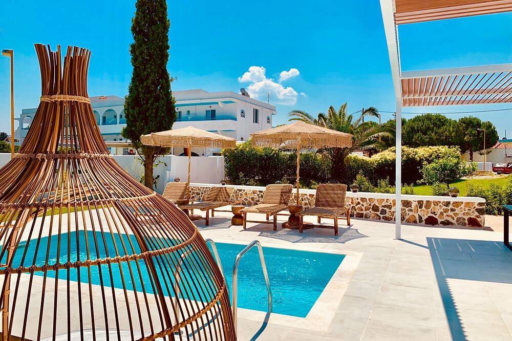 Mit Privatpool für 6 Personen ca. 105 m² in Faliraki, Ägäis (Rhodos) in Faliraki Beach, Faliraki