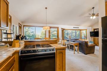 Vacation House for 8 Guests in Sunriver, Oregon, Picture 1