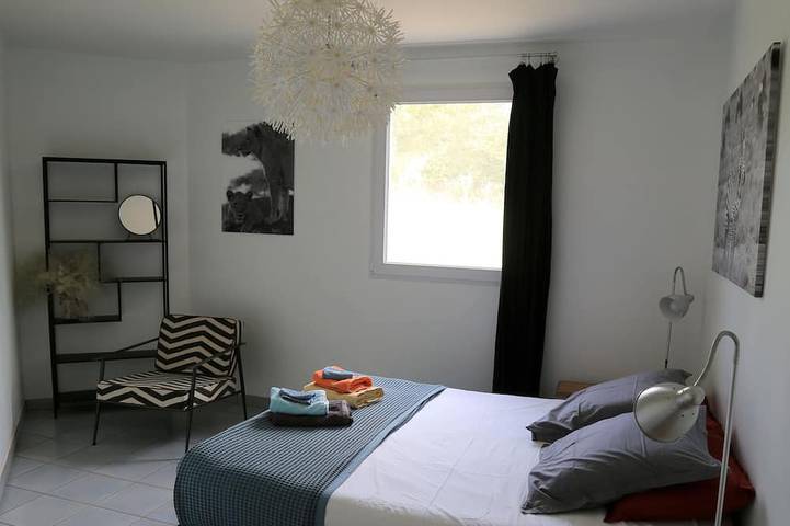 Location de vacances pour 6 personnes, avec terrasse et jardin à Montréal (Rhône-Alpes) - 2