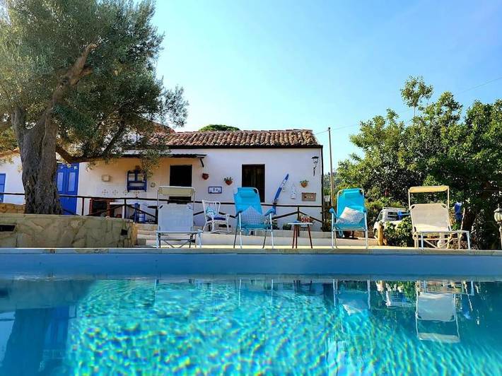 Casa vacanza per 4 persone, con giardino e piscina nonché panorama - 1