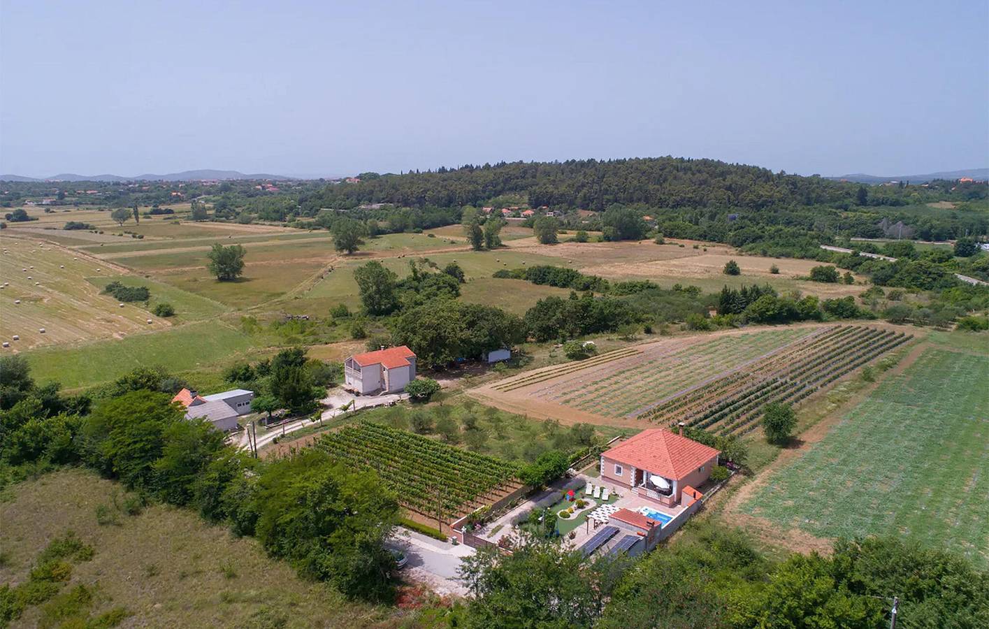 Moderne 2-Zimmer-Wohnung mit Pool und Terrasse in der Nähe des Stadtzentrums von Benkovac in Benkovac, Grad Benkovac