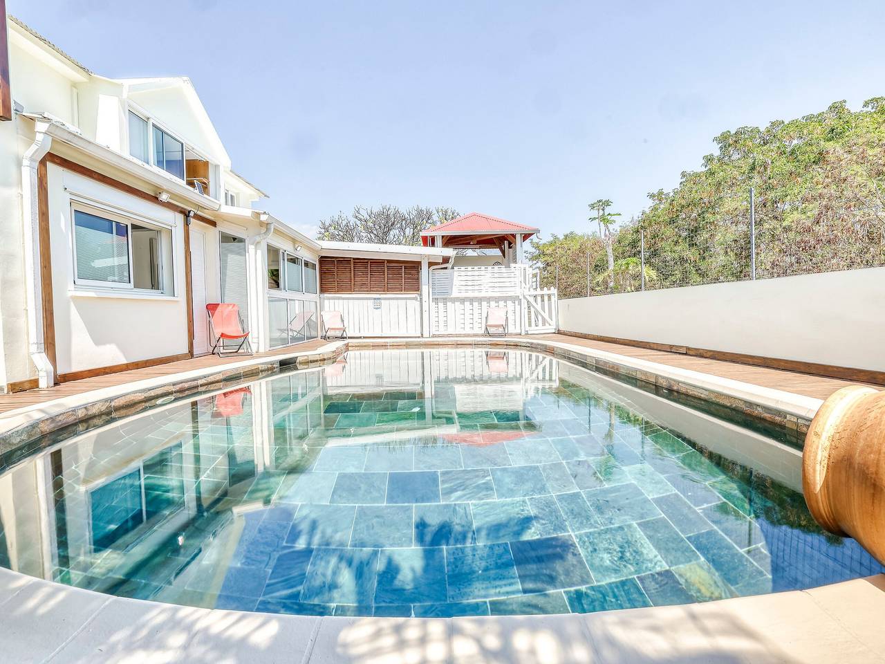Large family home with games and terrace near Saint-Denis in La Possession, La Réunion
