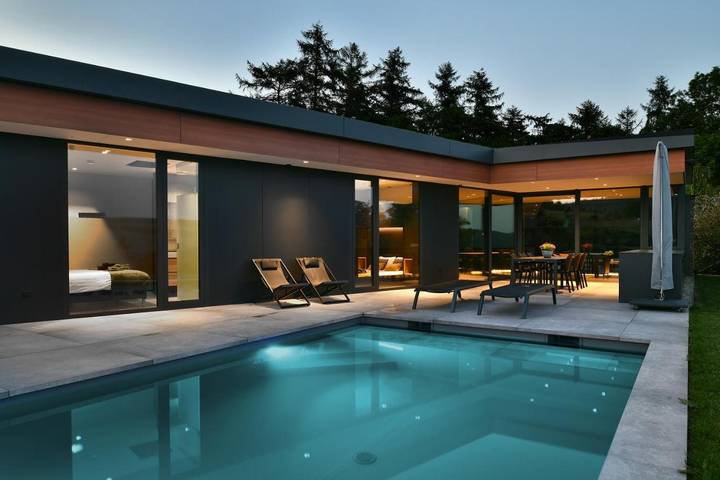 Location de vacances pour 6 personnes, avec terrasse et piscine ainsi que jacuzzi et jardin à Stavelot