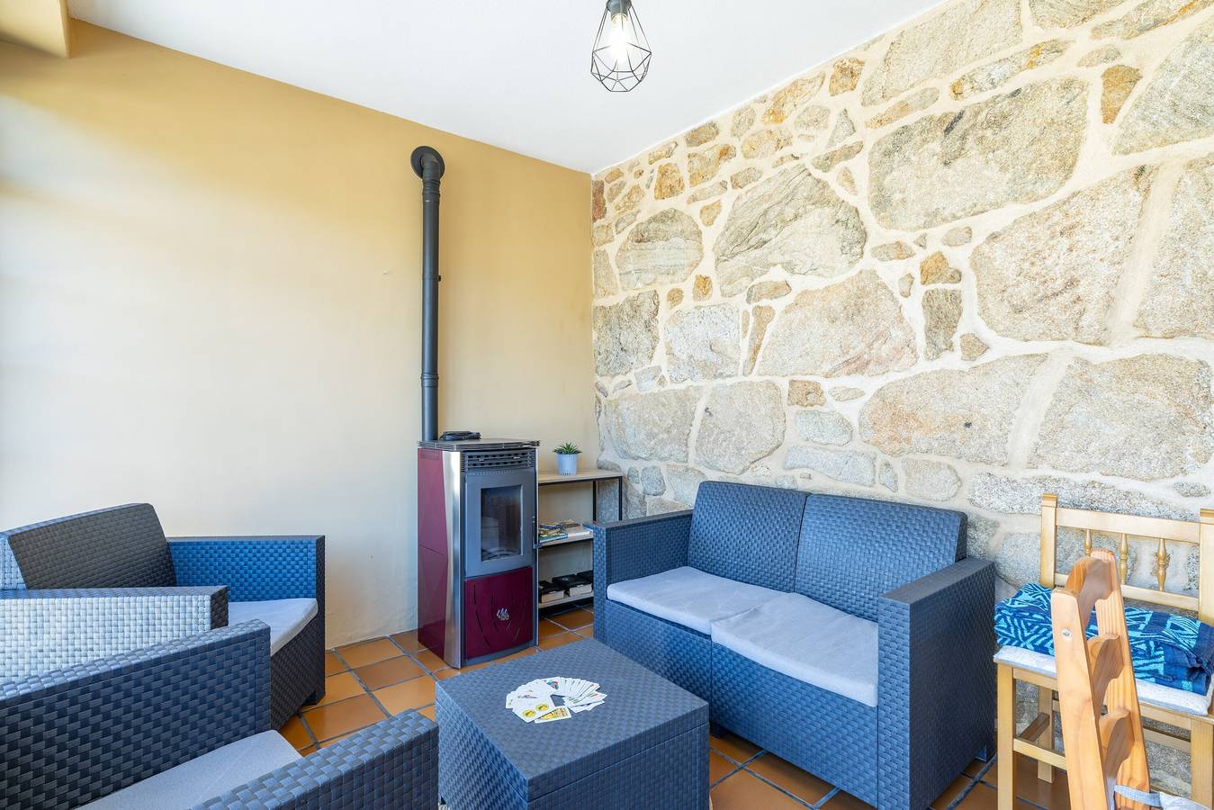 Casa Abuela Mercedes : Maison de Vacances avec Piscine Privée, Wi-Fi et Vue sur la Montagne in Caldas de Reis, Province de Pontevedra