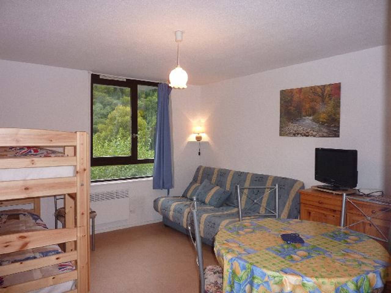 Entire studio, Cozy studio in Mont-Dore, near center with parking in Mont-Dore, Volcans d'Auvergne Regional Nature Park