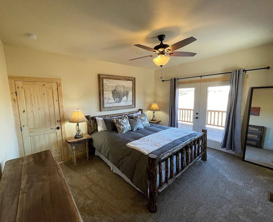 Lookout Lodge - A Rocky Mountain Getaway with Views: only 1.5 hours from Denver in Park County