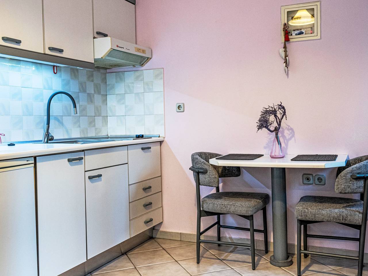 Appartement entier, Appartement confortable avec balcon, près du bord de mer et du centre-ville in Région d'Iraklio-Héraklion