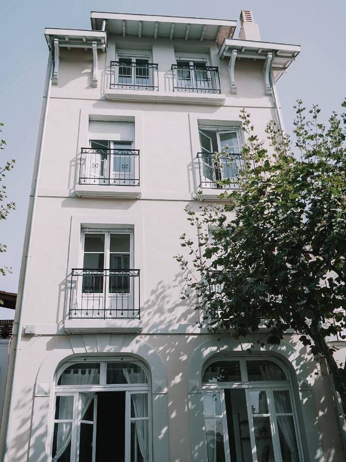 Double Room with Private External Shower in Biarritz, Région de Bayonne