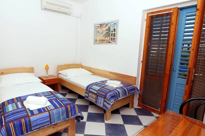 Ferienwohnung für 2 Personen, mit Balkon/Terrasse auf Hvar