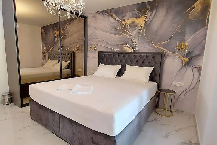 Ferienhaus für 12 Personen, mit Garten und Whirlpool in Split - 2