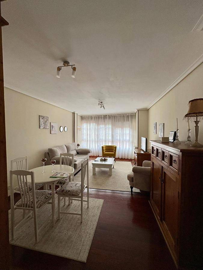 Apartamento para 6 personas, con balcón en Santa María de Cayón