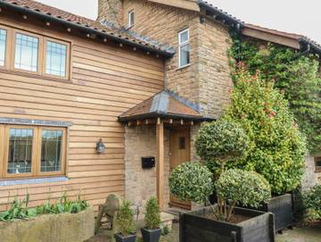 Cabin for 10 Guests in Cuckney, Nottinghamshire, Picture 2